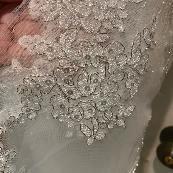 Wedding dress NEW NEVER WORN - Picture 12 of 12